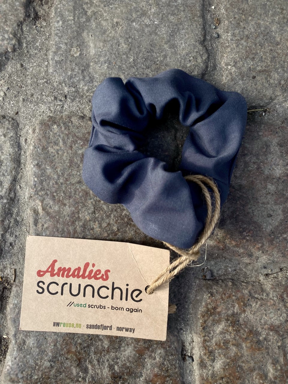 Amalies Scrunchie - Mørk grå